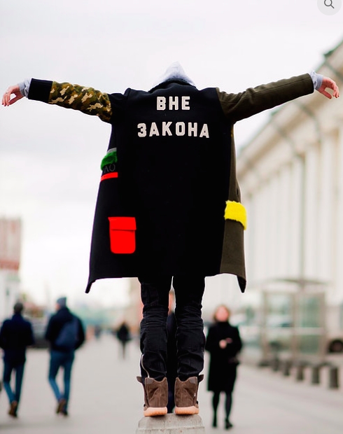 Толстовка outlaw. Puma outlaw moscow bomber. Бренд outlaw moscow. Аутло одежда. Аутло бренд одежда.